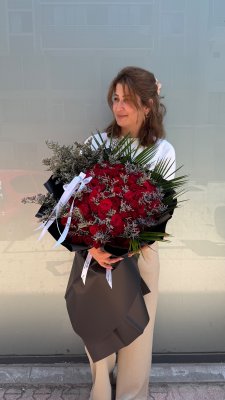 99 Lu gül buketi
